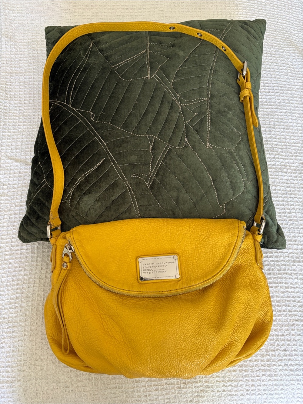 Marc by Marc Jacobs Yellow Pebbled Leather Shoulder Bag with Logo Interior - Picture 2 of 8